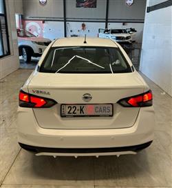 نيسان فيرسا